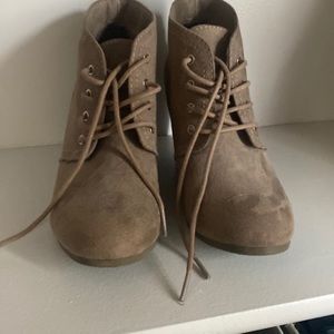 Women’s wedge booties